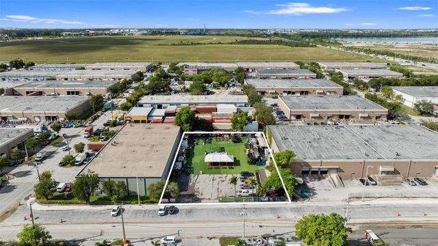 7070 NW 84th Ave, Medley, FL 33166