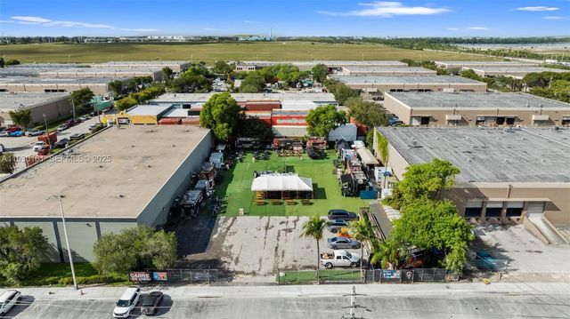 7070 NW 84th Ave, Medley, FL 33166