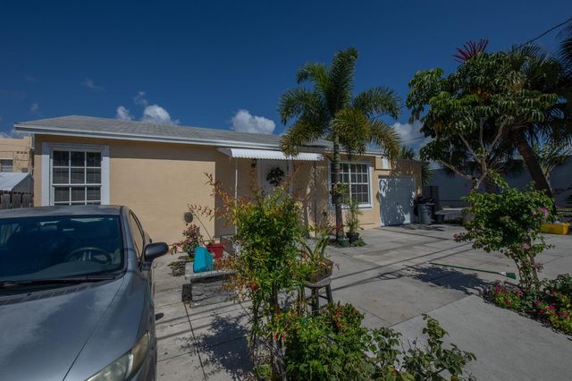 922 S Dixie Highway, Lake Worth Beach, FL 33460