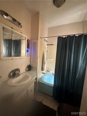 1712 Niagara Street, Niagara Falls, NY 14303