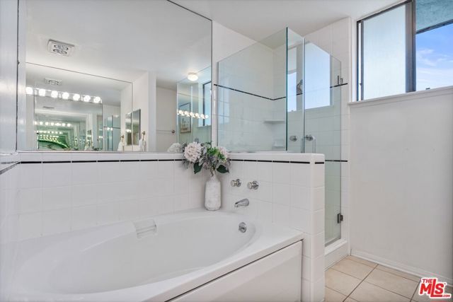 306 Bora Bora Way 305, Marina Del Rey, CA 90292