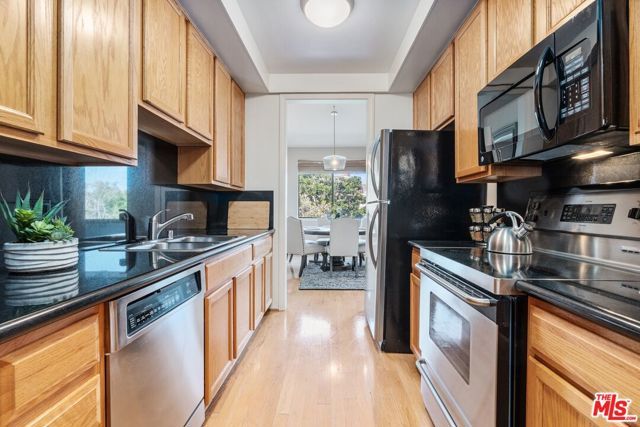 306 Bora Bora Way 305, Marina Del Rey, CA 90292