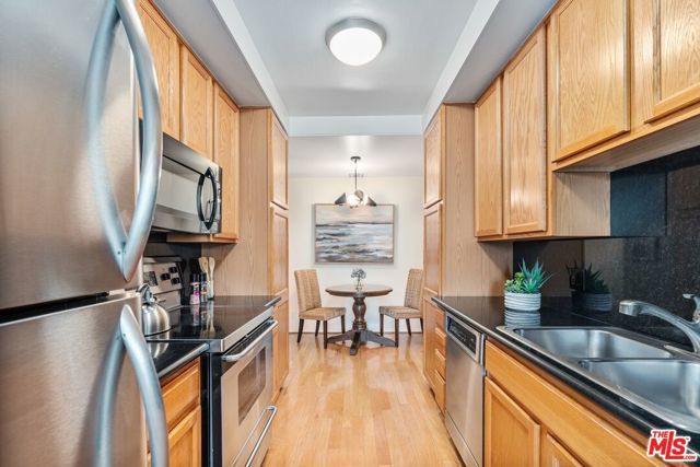 306 Bora Bora Way 305, Marina Del Rey, CA 90292