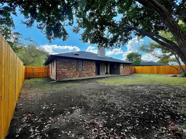 2 Redford Court, Mansfield, TX 76063