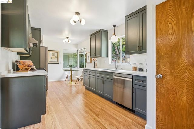 1113 Hillview Rd, Berkeley, CA 94708