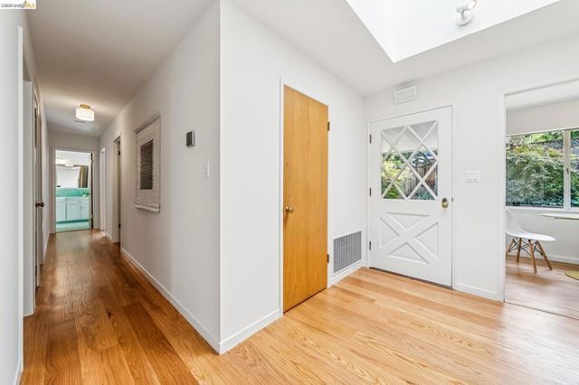 1113 Hillview Rd, Berkeley, CA 94708