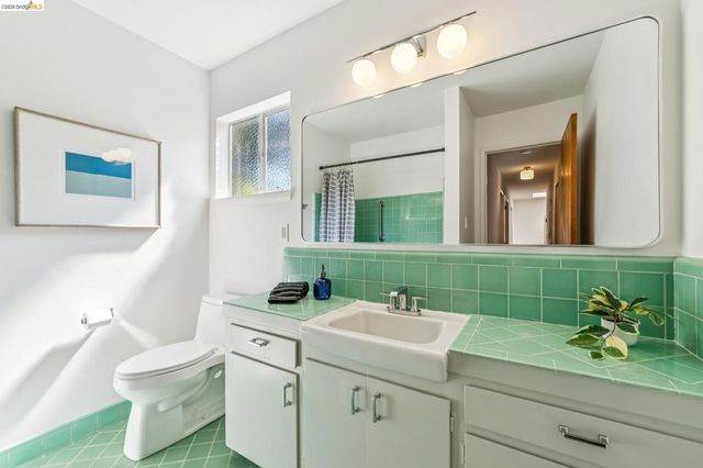 1113 Hillview Rd, Berkeley, CA 94708
