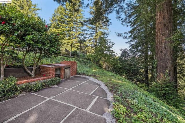 1113 Hillview Rd, Berkeley, CA 94708