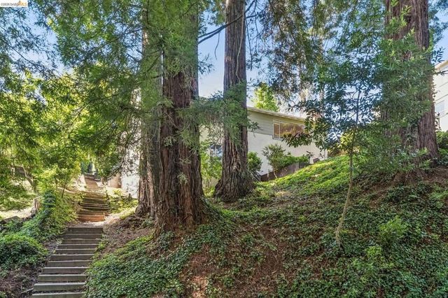 1113 Hillview Rd, Berkeley, CA 94708