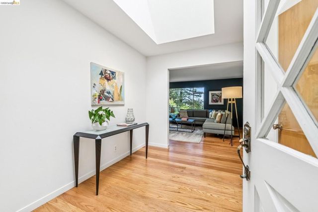 1113 Hillview Rd, Berkeley, CA 94708
