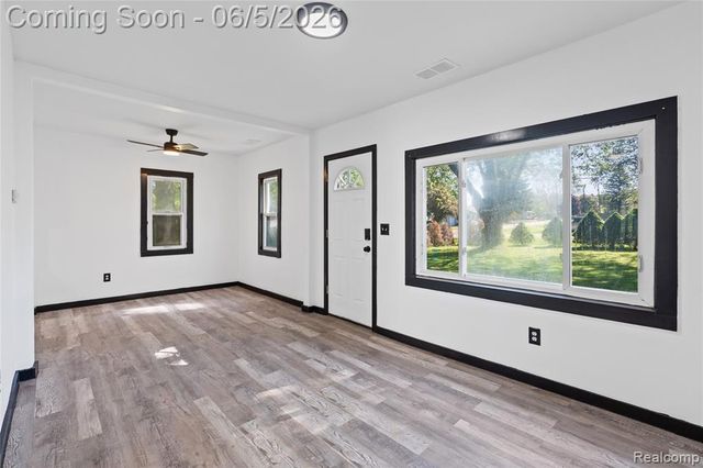 8053 Leadley Avenue, Mount Morris, MI 48458