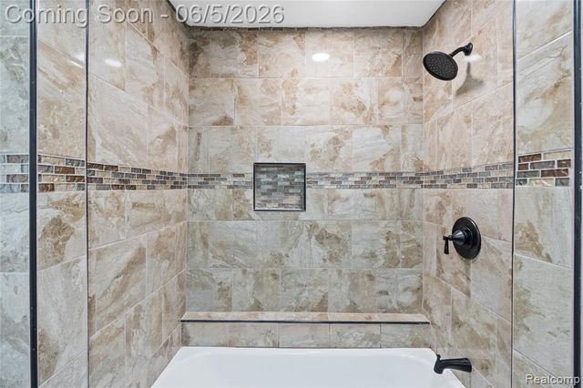 8053 Leadley Avenue, Mount Morris, MI 48458