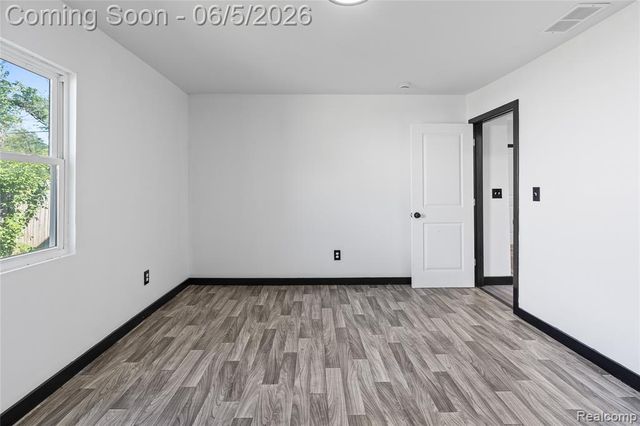 8053 Leadley Avenue, Mount Morris, MI 48458