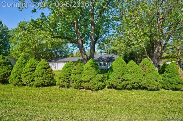 8053 Leadley Avenue, Mount Morris, MI 48458