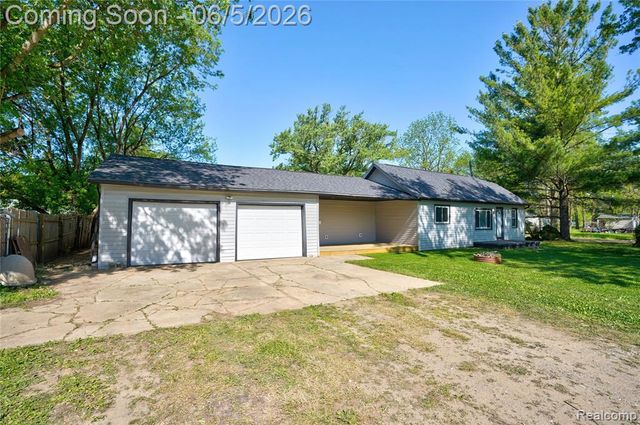 8053 Leadley Avenue, Mount Morris, MI 48458