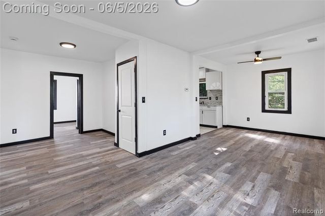 8053 Leadley Avenue, Mount Morris, MI 48458