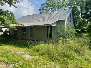 1070 W Rock Quarry Rd, Clarkrange, TN 38553