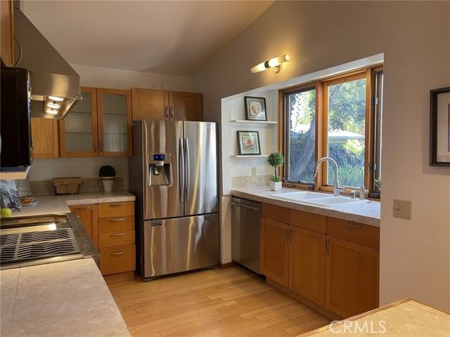 761 S Los Robles, Pasadena, CA 91106