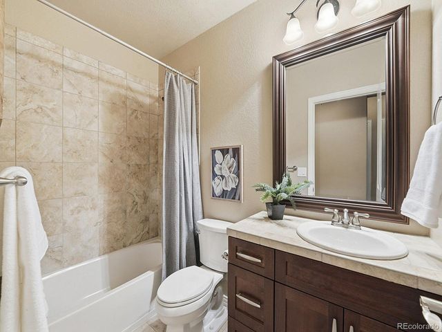 23953 E Roxbury Pl, Aurora, CO 80016