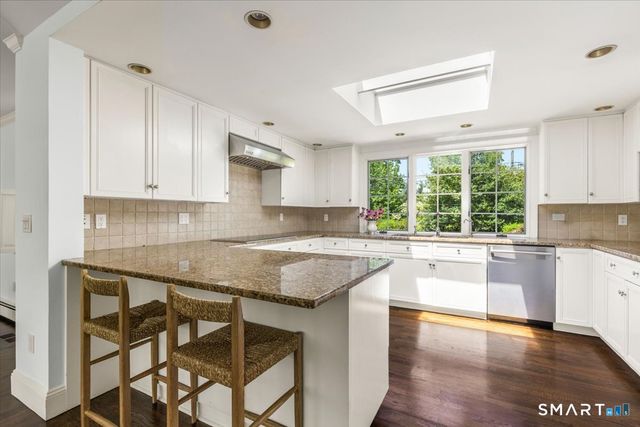 38 Gerrish Lane, New Canaan, CT 06840