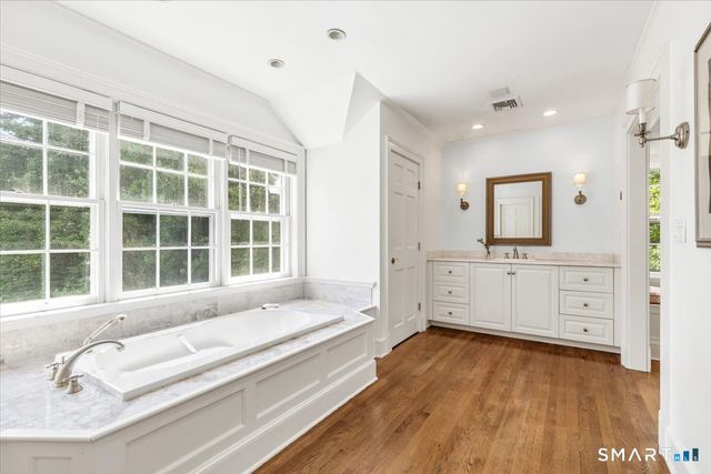 38 Gerrish Lane, New Canaan, CT 06840