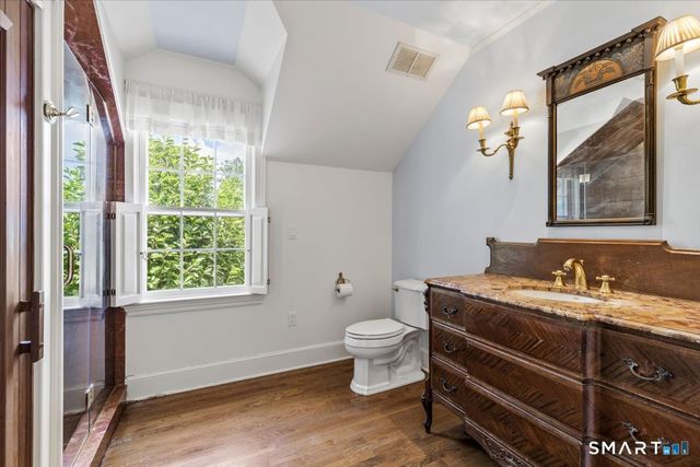 38 Gerrish Lane, New Canaan, CT 06840