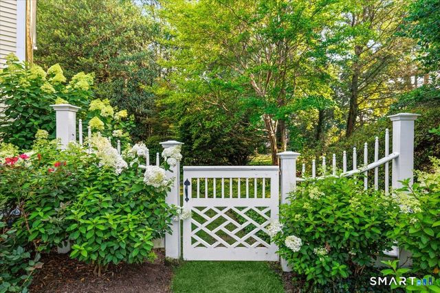 38 Gerrish Lane, New Canaan, CT 06840