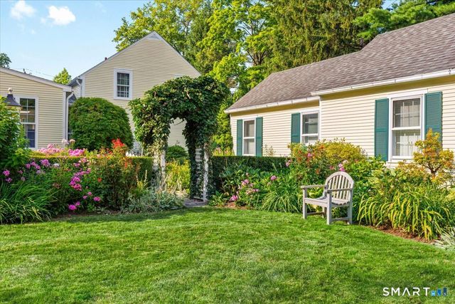 38 Gerrish Lane, New Canaan, CT 06840