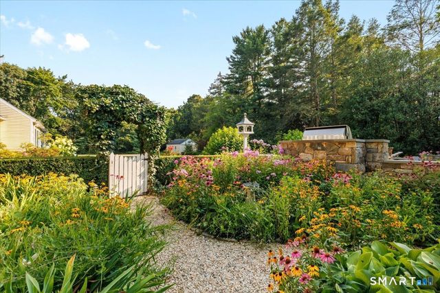 38 Gerrish Lane, New Canaan, CT 06840