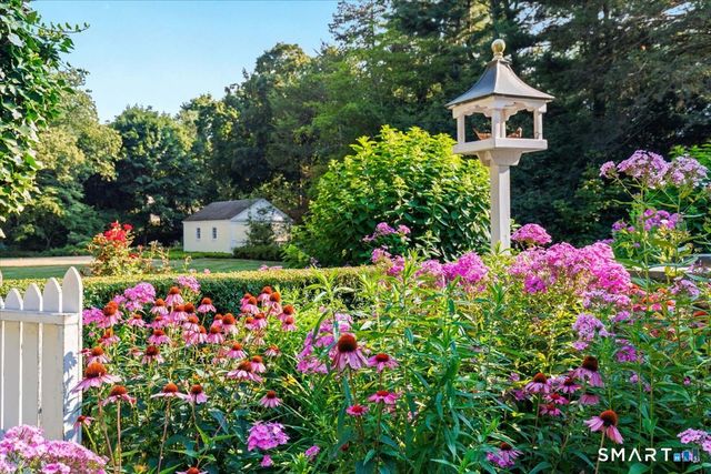 38 Gerrish Lane, New Canaan, CT 06840