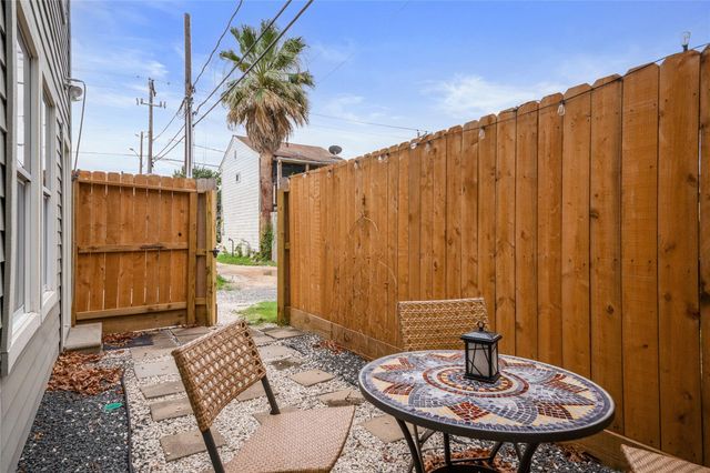 1105 Tulane Street B, Houston, TX 77008