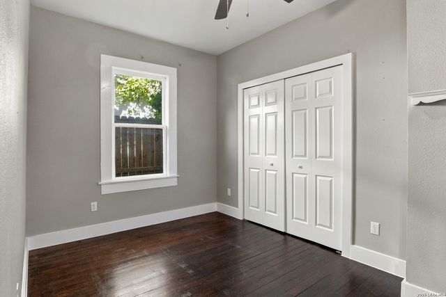 801 W Mistletoe Ave, San Antonio, TX 78212