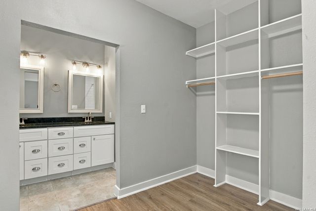 801 W Mistletoe Ave, San Antonio, TX 78212
