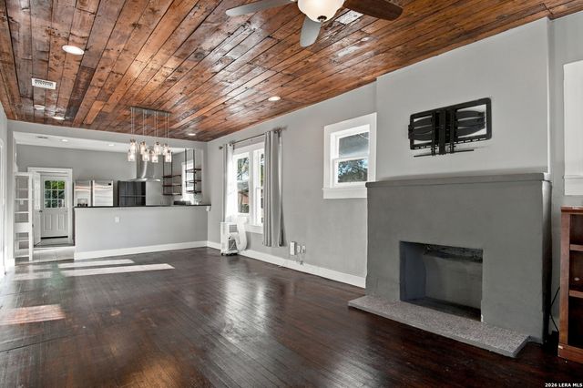 801 W Mistletoe Ave, San Antonio, TX 78212
