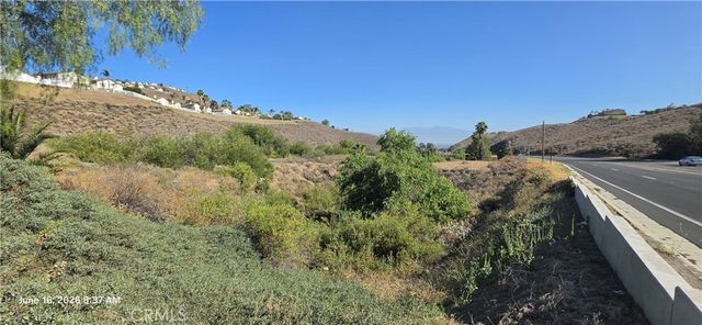 17401 La Sierra, Riverside, CA 92503