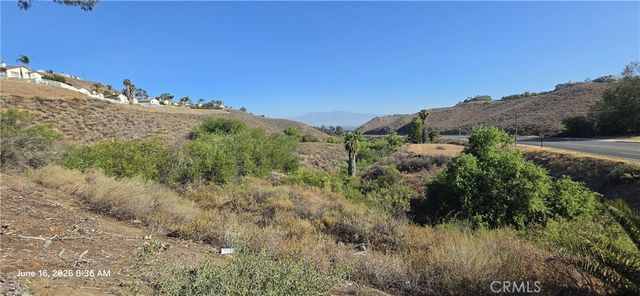 17401 La Sierra, Riverside, CA 92503