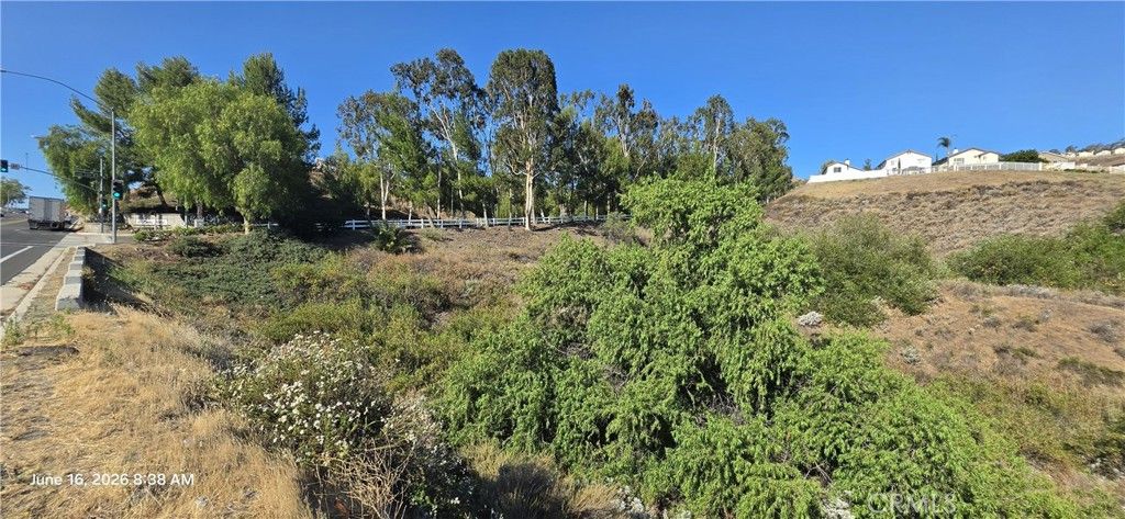 17401 La Sierra, Riverside, CA 92503