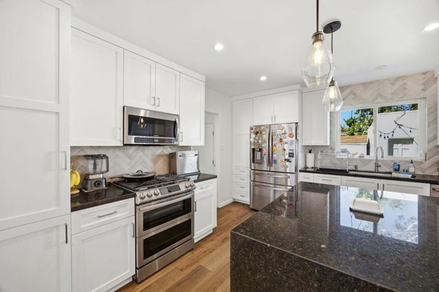 6971 Nueva Avenue, Redwood City, CA 94061