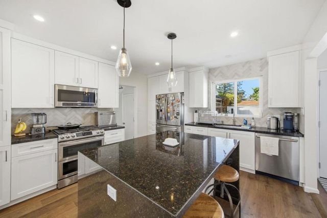 6971 Nueva Avenue, Redwood City, CA 94061