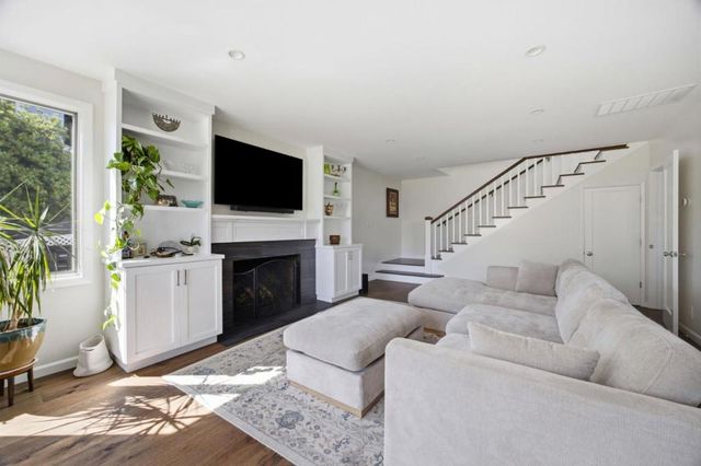 6971 Nueva Avenue, Redwood City, CA 94061