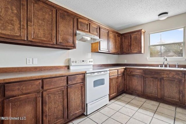 10249 Cottage Court, D'iberville, MS 39540