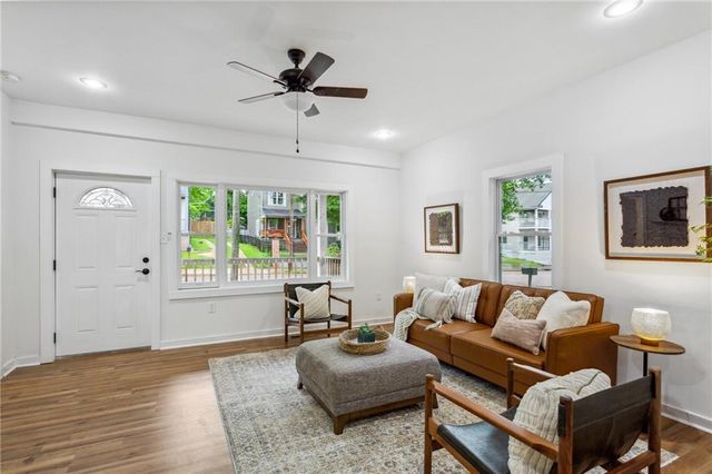 698 Garibaldi SW Street, Atlanta, GA 30310