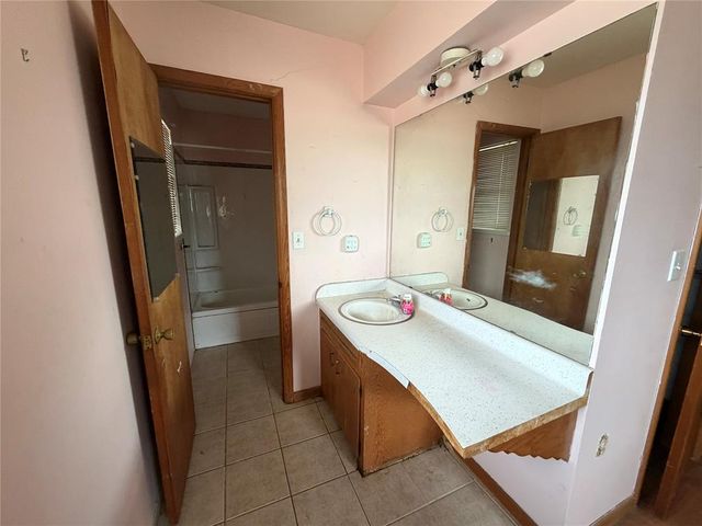 8201 S Kentucky Avenue, Oklahoma City, OK 73159