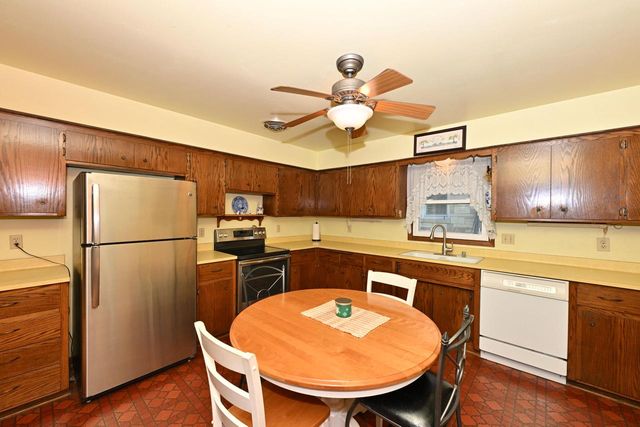 6469 Garden Grove LANE, Glendale, WI 53209