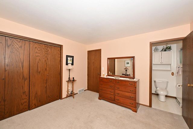 6469 Garden Grove LANE, Glendale, WI 53209