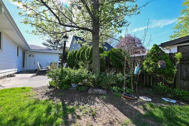 6469 Garden Grove LANE, Glendale, WI 53209