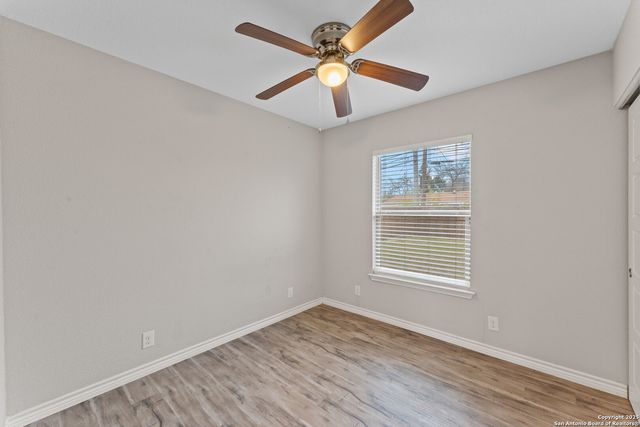 910 REXFORD DR, San Antonio, TX 78216