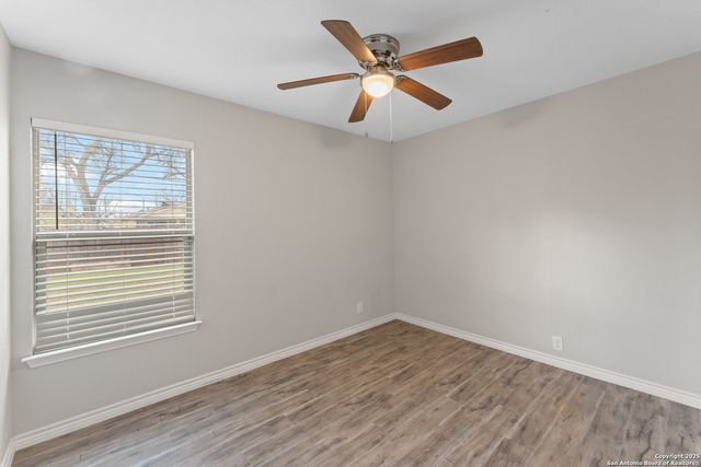 910 REXFORD DR, San Antonio, TX 78216