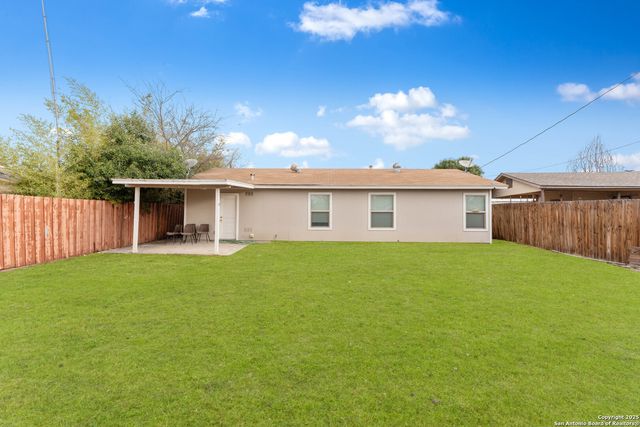 910 REXFORD DR, San Antonio, TX 78216