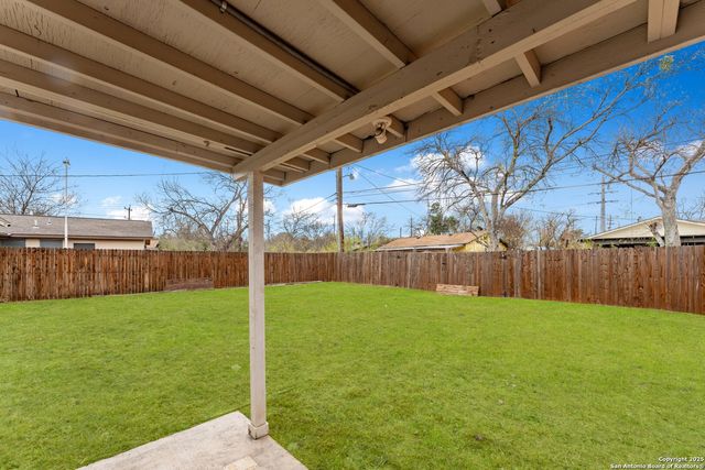 910 REXFORD DR, San Antonio, TX 78216